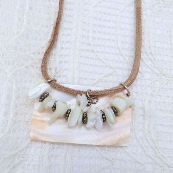 Necklace and Earring Set Women Boho Gift For Mom Mock Leather and Shell - Picture 3 of 9